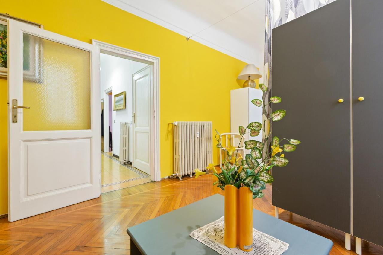 Loreto Courtyard Apartment Milan Bagian luar foto
